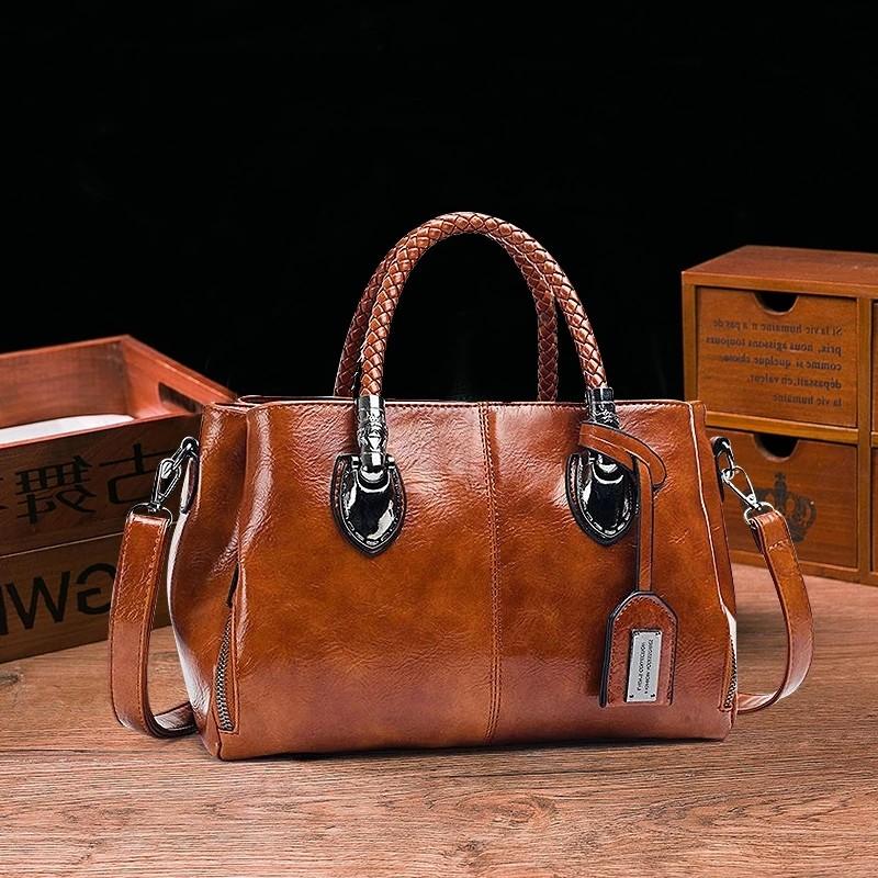 Retro Triple Crossbody Bag in Waxed and Oiled Leather - Boston Style